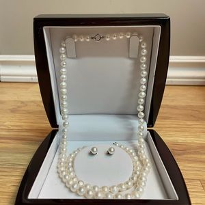 Pearl Set with Jewelry Box